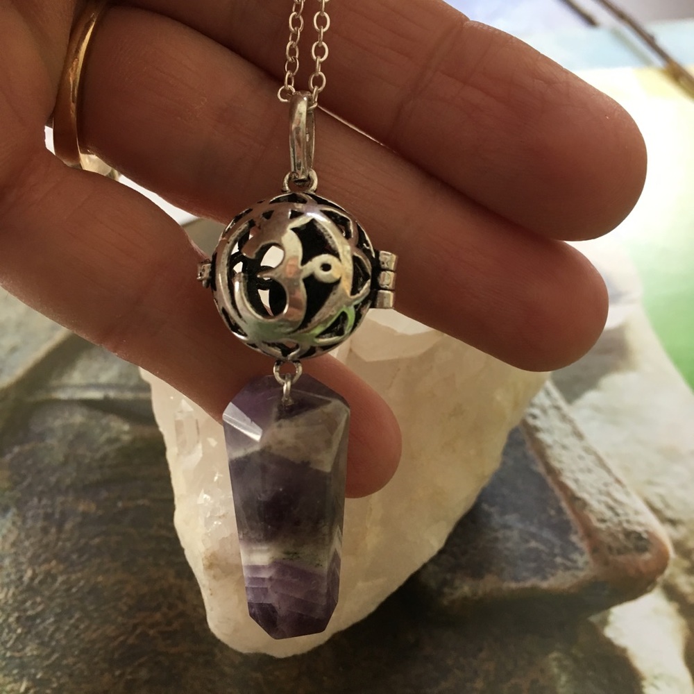 Amethyst Aromatherapy Necklace 🔮 - Picture 5 of 7